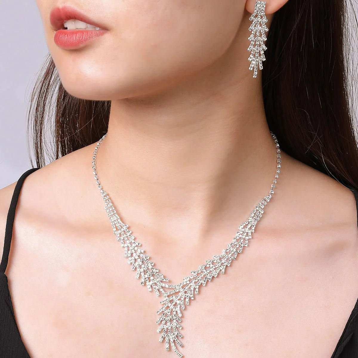 3 Pieces of WOMEN'S Trendy Claw Chain Series Leaf Earrings Necklace Jewelry Set