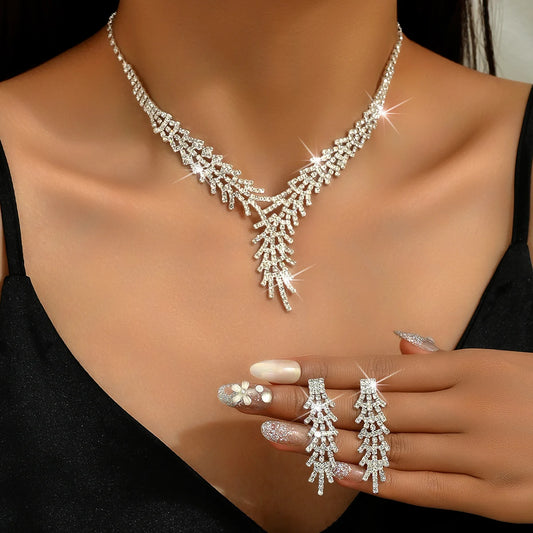 3 Pieces of WOMEN'S Trendy Claw Chain Series Leaf Earrings Necklace Jewelry Set