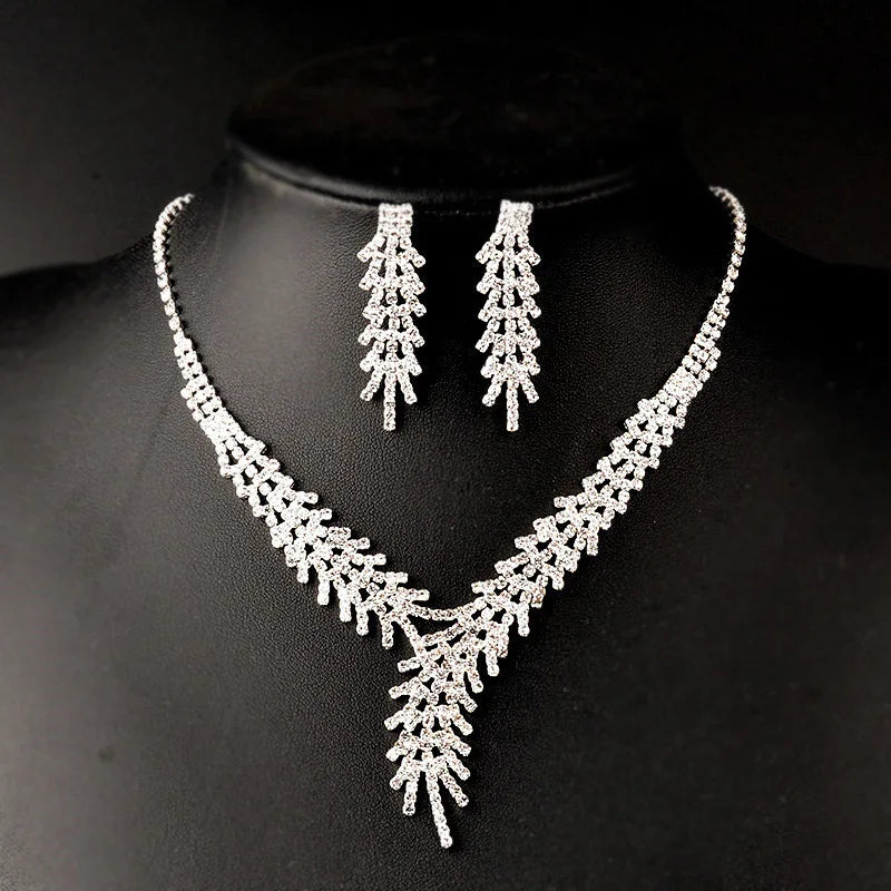 3 Pieces of WOMEN'S Trendy Claw Chain Series Leaf Earrings Necklace Jewelry Set